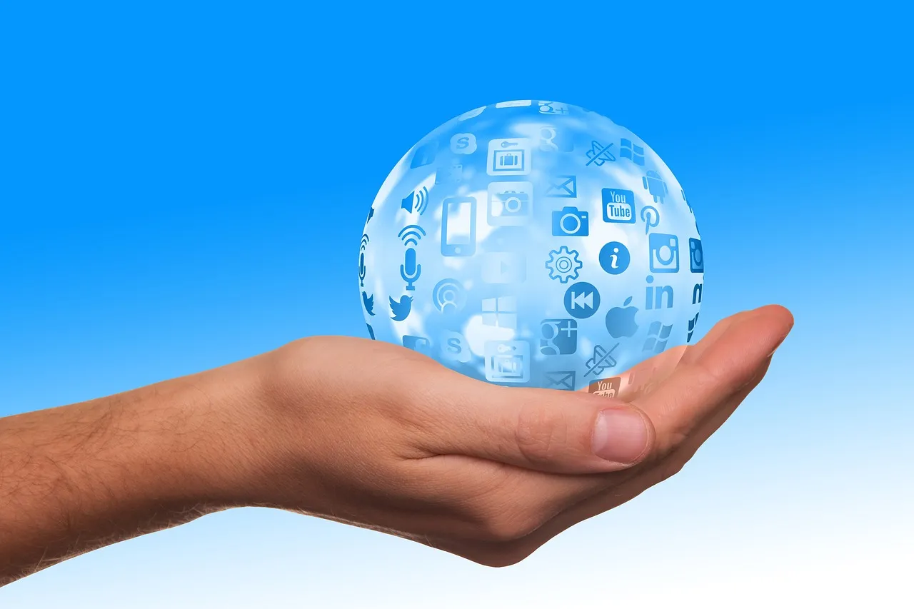 social-media-icon-hand-keep-2489595